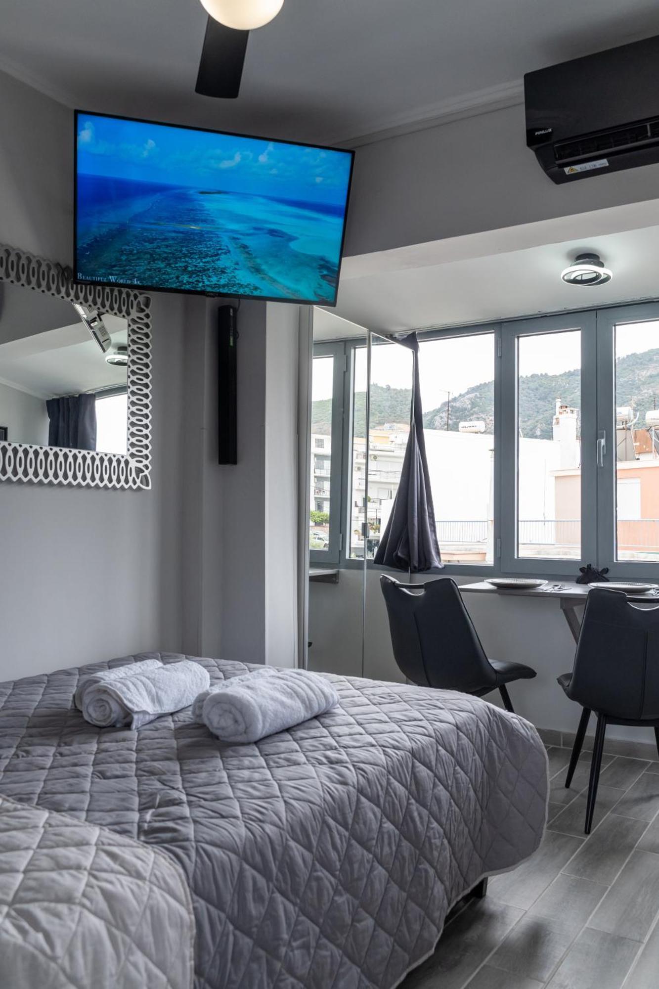 Loft Life Studio, With 360 View Of Mytilene Apartment ภายนอก รูปภาพ